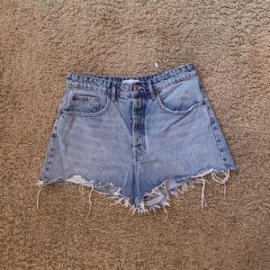 Zara High Rise Shorts / Light Wash / Size 8